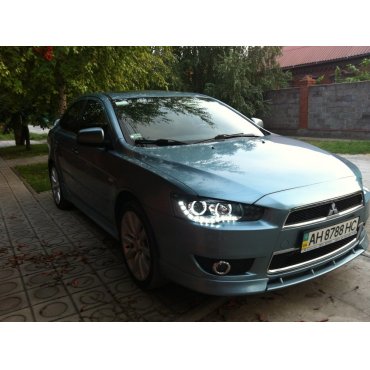 Mitsubishi Lancer X оптика передняя