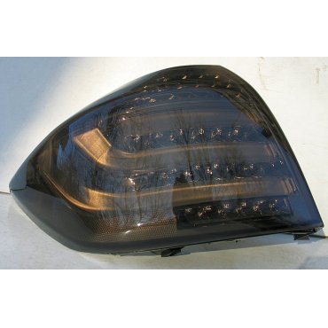 Toyota Highlander 2012 оптика задняя LED черная