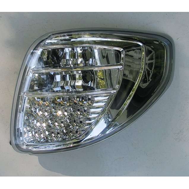 Suzuki SX-4 оптика задняя LED хром