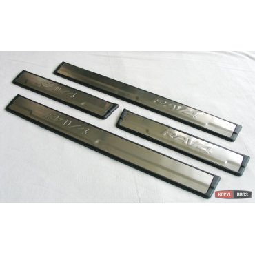 Toyota RAV4 Mk4 2016+ накладки порогов дверных проемов тип D