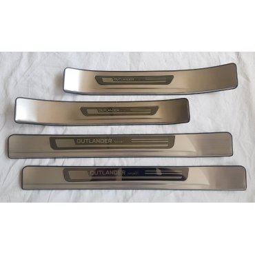 Mitsubishi Outlander 2015 накладки на пороги дверных проемов тип C Long