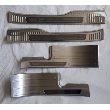 Mitsubishi Outlander 2015 накладки на пороги дверных проемов верхние тип A