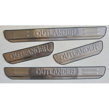 Mitsubishi Outlander 2015 накладки на пороги дверных проемов тип B