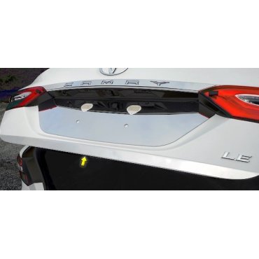 Toyota Camry XV70 2018+ хром накладка на кромку крышки багажника